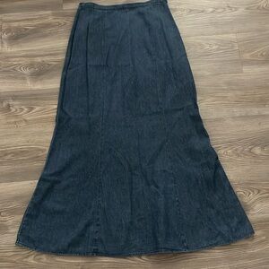 Maxi skirt